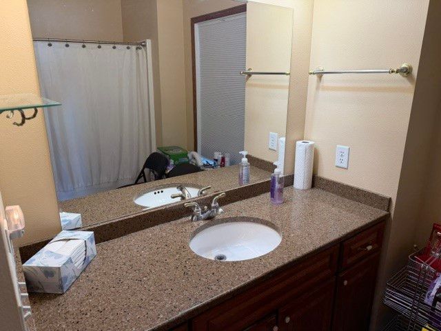 2462 E Highview Drive, Des Moines, IA 50320