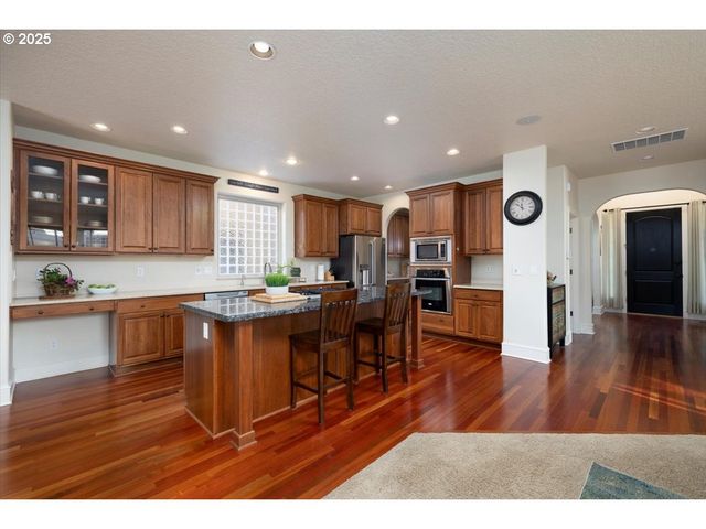 17246 Sw MONTAGUE Way, Portland, OR 97224