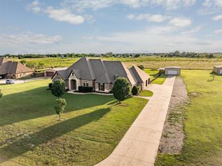 11131 Lakecrest Drive, Sanger, TX 76266