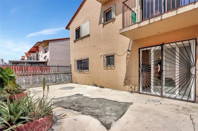 7732 W 29th Way 102, Hialeah, FL 33018