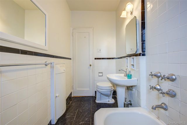 77-15 113th Street 6K, Forest Hills, NY 11375