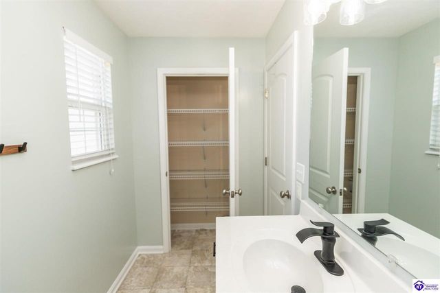 248 Blossom Lane, Elizabethtown, KY 42701