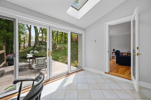 150 Cotton St, Newton, MA 02458