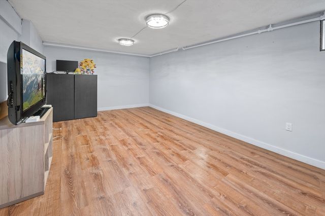 150 Cotton St, Newton, MA 02458