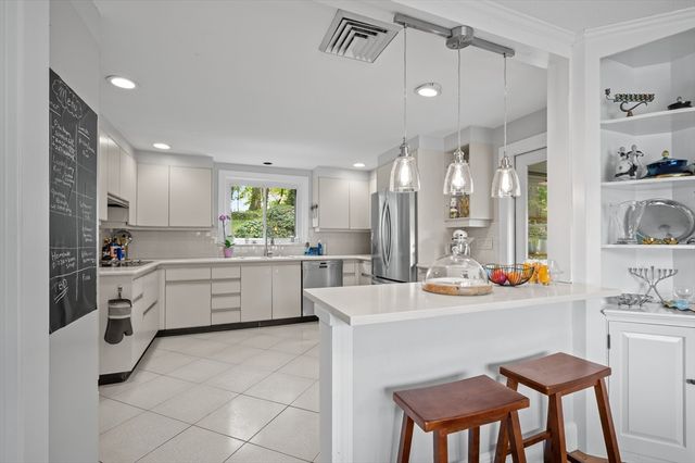 150 Cotton St, Newton, MA 02458
