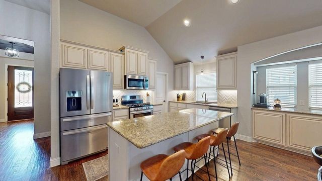 1119 Kettlewood Drive, Justin, TX 76247