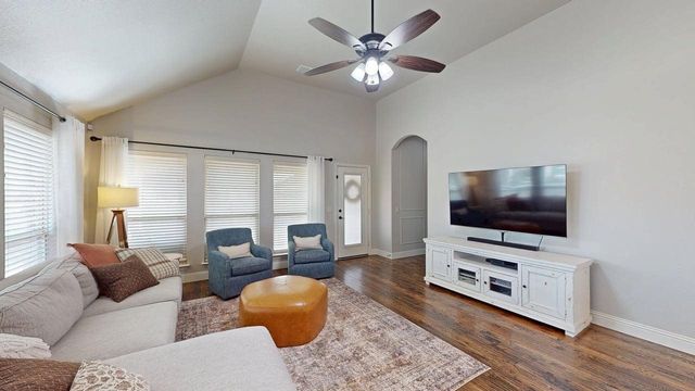 1119 Kettlewood Drive, Justin, TX 76247