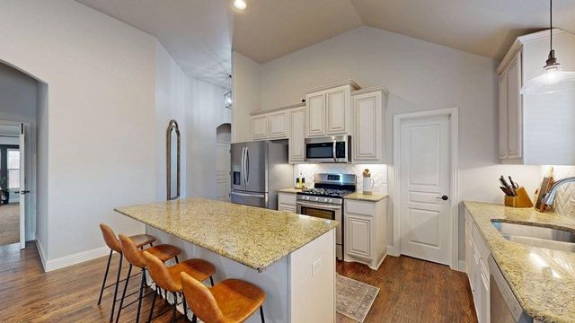 1119 Kettlewood Drive, Justin, TX 76247