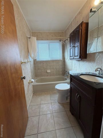 1032 GILMAN Street, Garden City, MI 48135