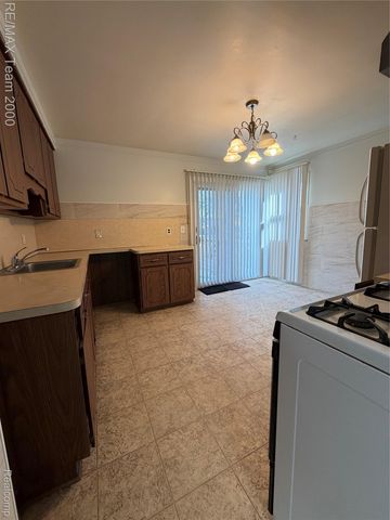 1032 GILMAN Street, Garden City, MI 48135