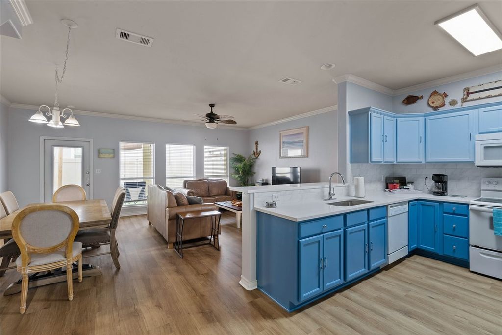 15102 Leeward Dr 602, Corpus Christi, TX 78418 — photo 4