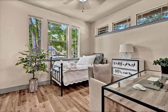 830 E Thunderbird Court, Eagle, ID 83616