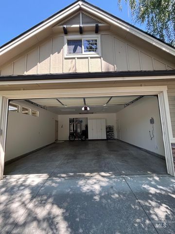 830 E Thunderbird Court, Eagle, ID 83616