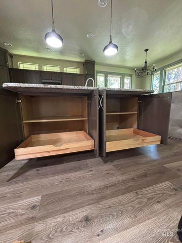 830 E Thunderbird Court, Eagle, ID 83616
