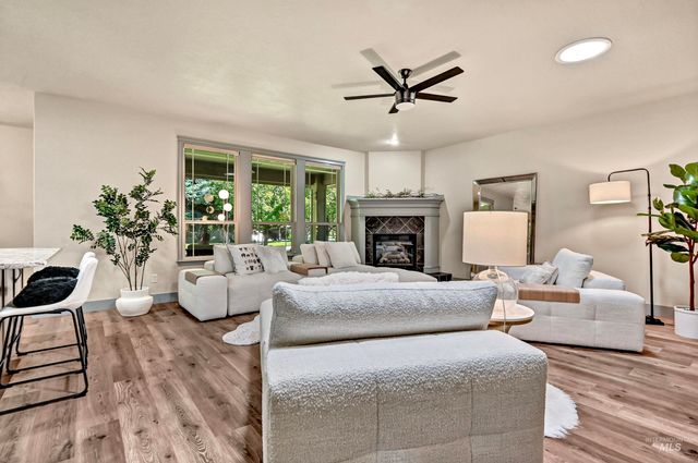 830 E Thunderbird Court, Eagle, ID 83616