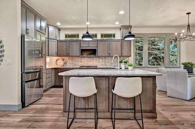 830 E Thunderbird Court, Eagle, ID 83616