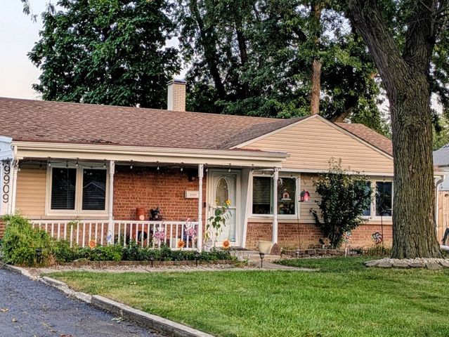 9909 Elm Circle Drive, Oak Lawn, IL 60453