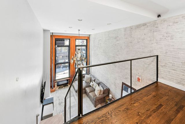 250 Mercer St Apt C205, New York City, NY 10012