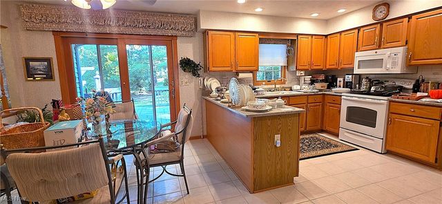 15017 Regency Drive, Strongsville, OH 44149