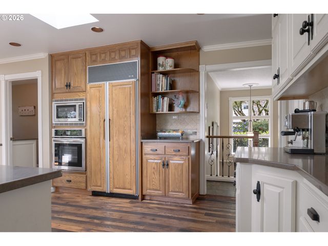 107 GARIBALDI St, Lake Oswego, OR 97035
