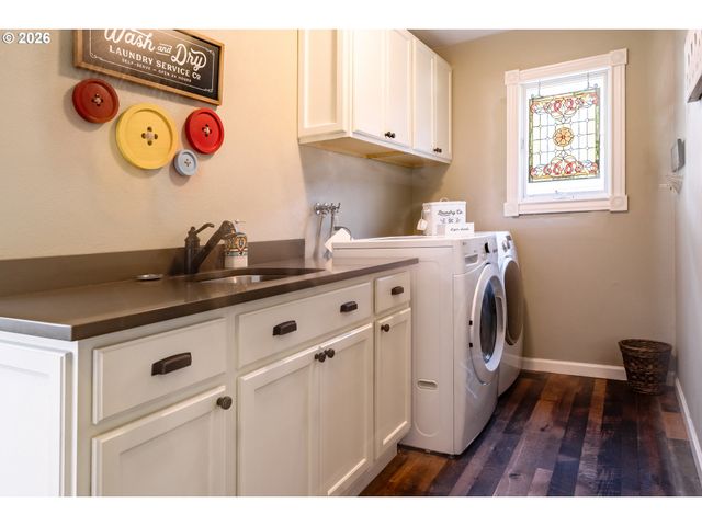 107 GARIBALDI St, Lake Oswego, OR 97035