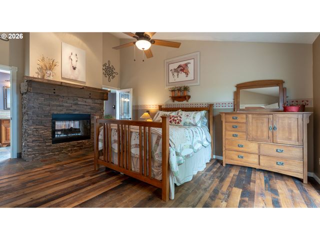 107 GARIBALDI St, Lake Oswego, OR 97035