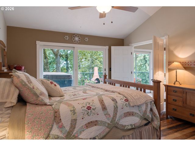 107 GARIBALDI St, Lake Oswego, OR 97035
