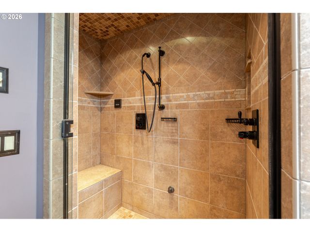107 GARIBALDI St, Lake Oswego, OR 97035