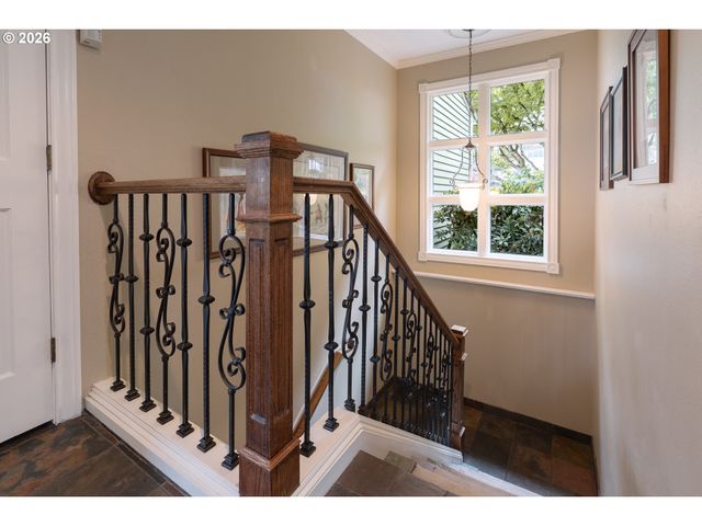 107 GARIBALDI St, Lake Oswego, OR 97035