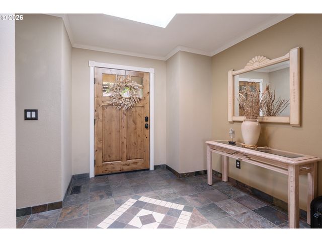 107 GARIBALDI St, Lake Oswego, OR 97035