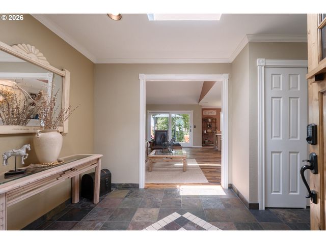 107 GARIBALDI St, Lake Oswego, OR 97035