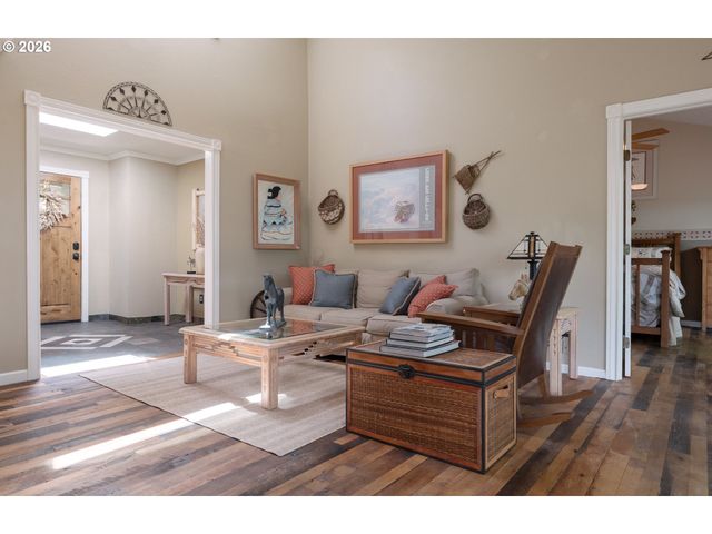 107 GARIBALDI St, Lake Oswego, OR 97035