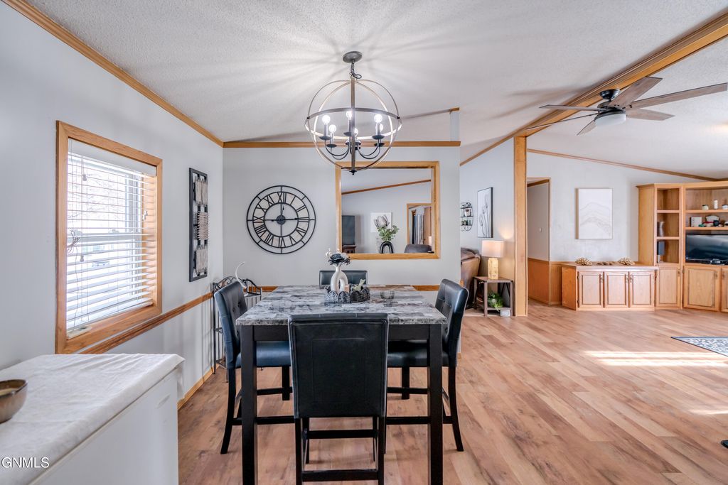 4333 Hale Lane, Bismarck, ND 58503 photo 17