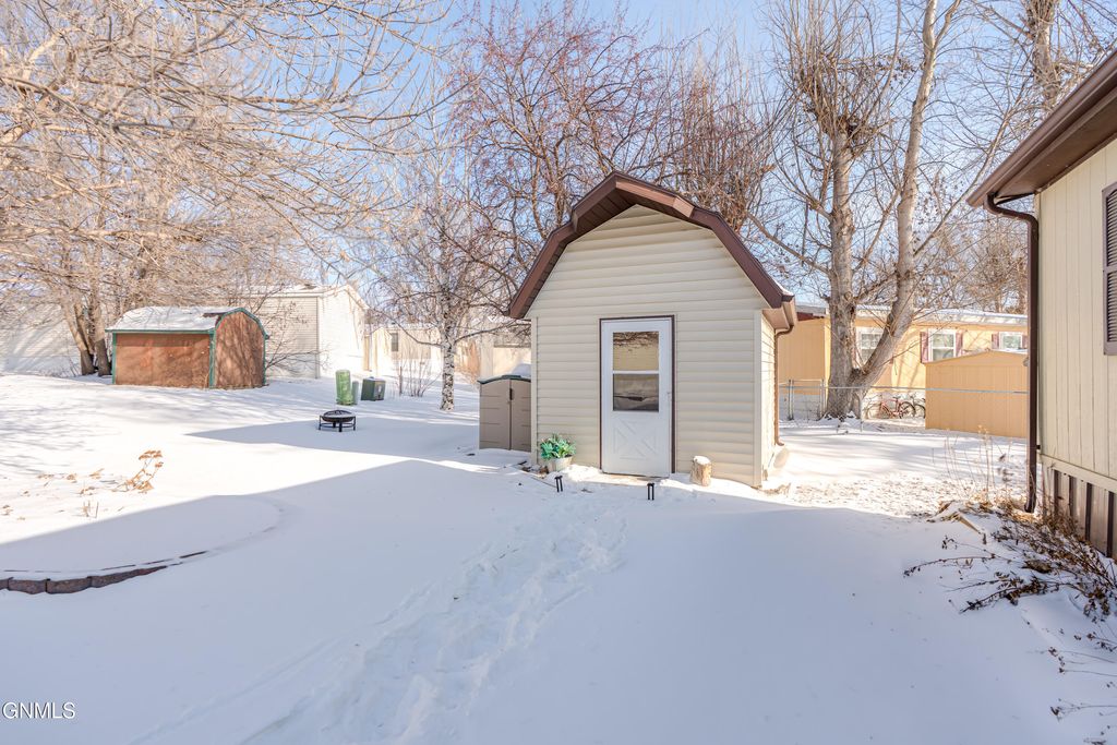 4333 Hale Lane, Bismarck, ND 58503 photo 31