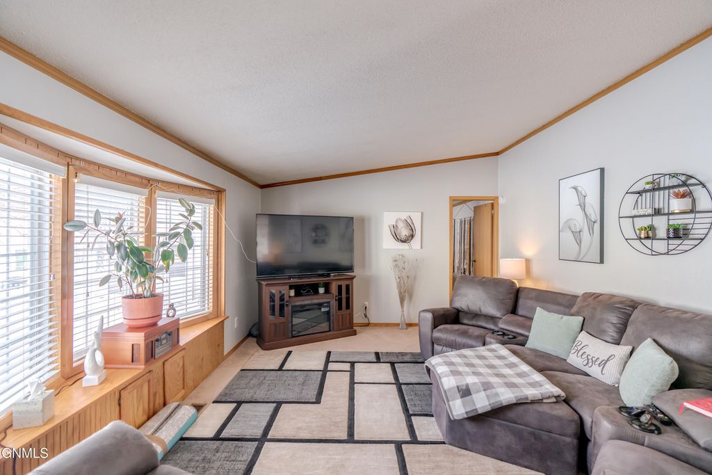 4333 Hale Lane, Bismarck, ND 58503 photo 6