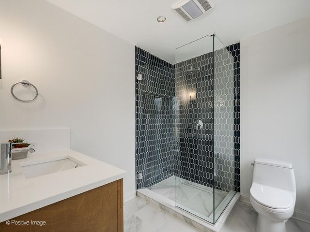 3031 Indianwood Road, Wilmette, IL 60091