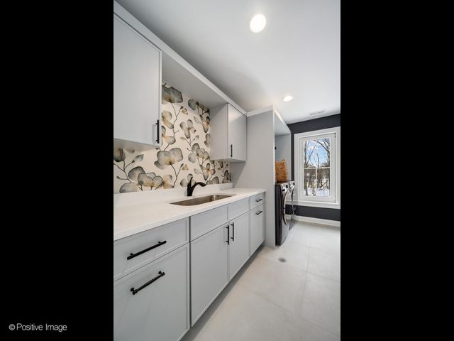 3031 Indianwood Road, Wilmette, IL 60091