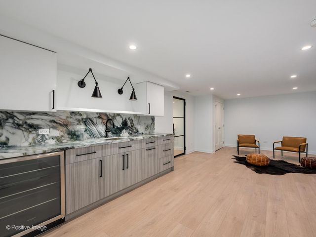 3031 Indianwood Road, Wilmette, IL 60091