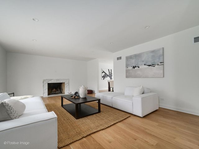 3031 Indianwood Road, Wilmette, IL 60091