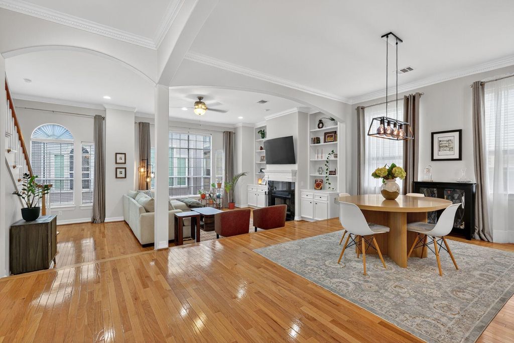 5515 Crooms Street, Houston, TX 77007