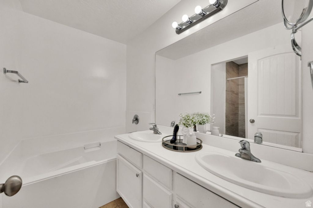 Image 14 of property listing at 7187 S 420 E, Midvale, UT 84047