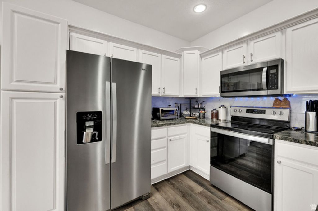 Image 8 of property listing at 7187 S 420 E, Midvale, UT 84047