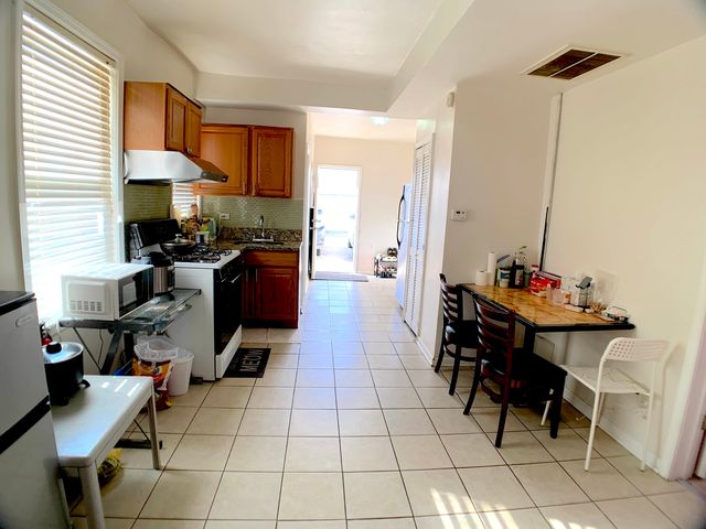 3626 S Ashland Avenue, Chicago, IL 60609