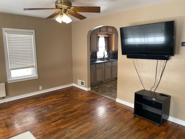 317 S West Street, Angola, IN 46703