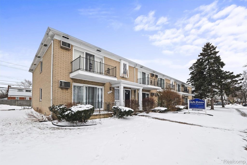 22270 Kelly Road, Eastpointe, MI 48021