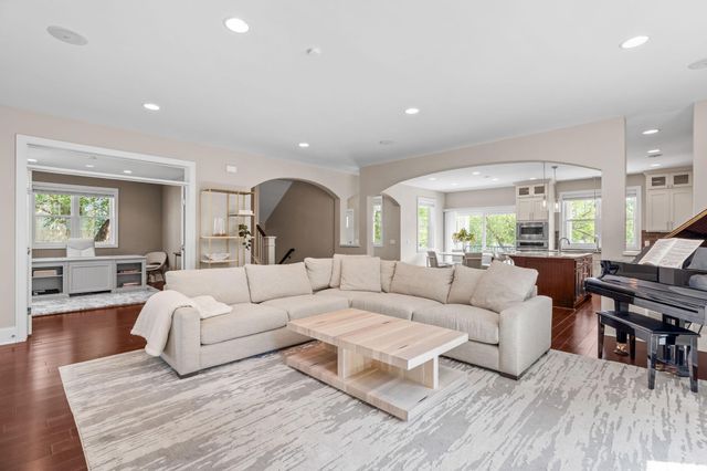 4516 Chowen Avenue S, Minneapolis, MN 55410