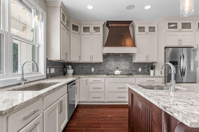4516 Chowen Avenue S, Minneapolis, MN 55410