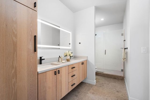 144 Oakes Street SW 2002, Grand Rapids, MI 49503