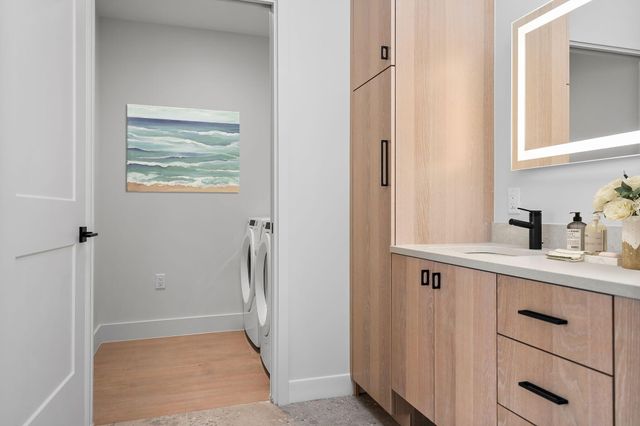 144 Oakes Street SW 2002, Grand Rapids, MI 49503