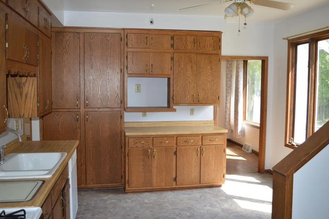 1735 S 73rd STREET, West Allis, WI 53214